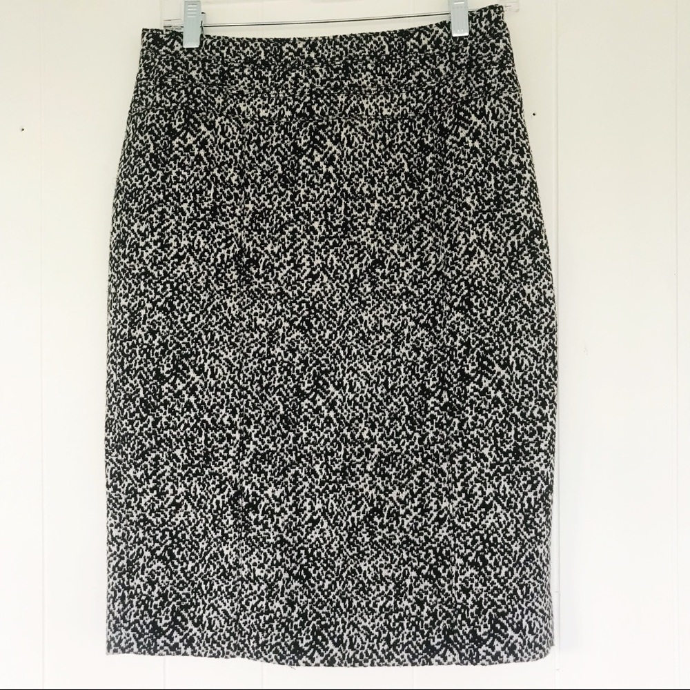 WHBM black and white tweed pencil skirt size 4